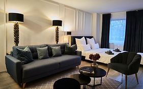 R B Apartment Hamburg Business am Flughafen für 1-5 Personen - ideal für Geschäftsreisende und Familien - Küche - Waschtrockner - Smart TV - kostenloser Parkplatz